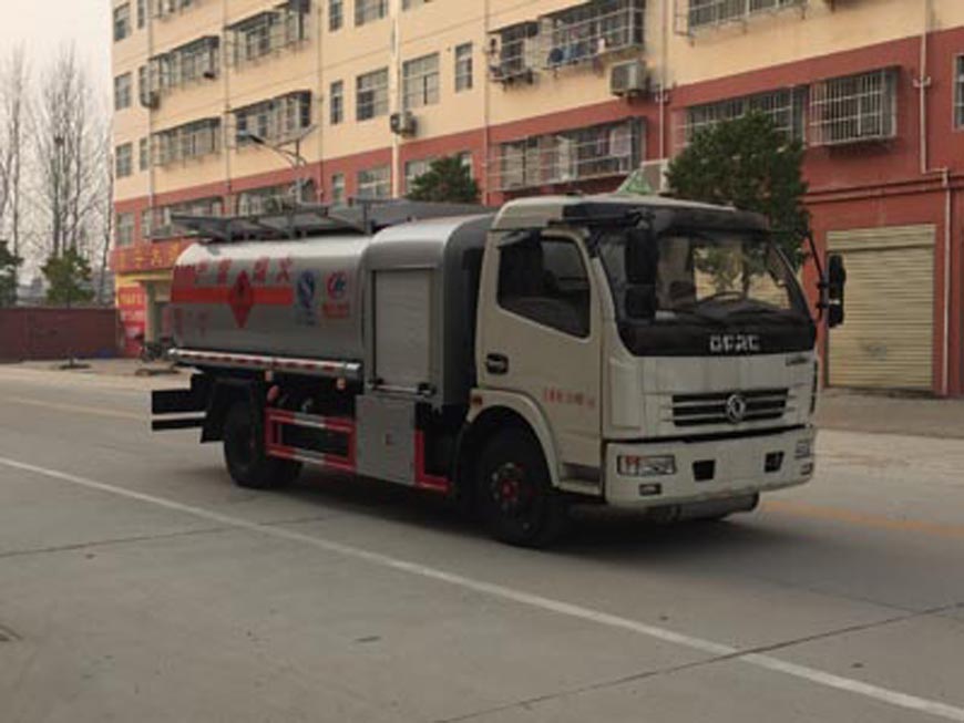 CLW5112GJYE5型飛機(jī)加油車(chē)